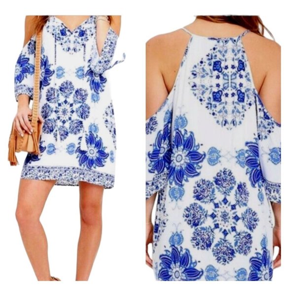 Lulus Dresses & Skirts - Lulus Cold Shoulder Mini Dress Floral Spaghetti Straps Tassels Tie Lined Size M